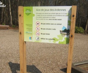 Signalétique touristique - Panneau aire de jeu - Réglementation - Fabrication PIC BOIS