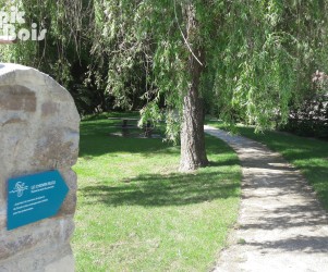 Signalétique touristique - Directionnel sentier - Flèche murale - Fabrication PIC BOIS