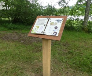 picbois – Mobilier interactif – Livre 58-RNR Tourbières du Morvan Signalétique touristique - Mobilier interactif - Livre - Fabrication PIC BOIS