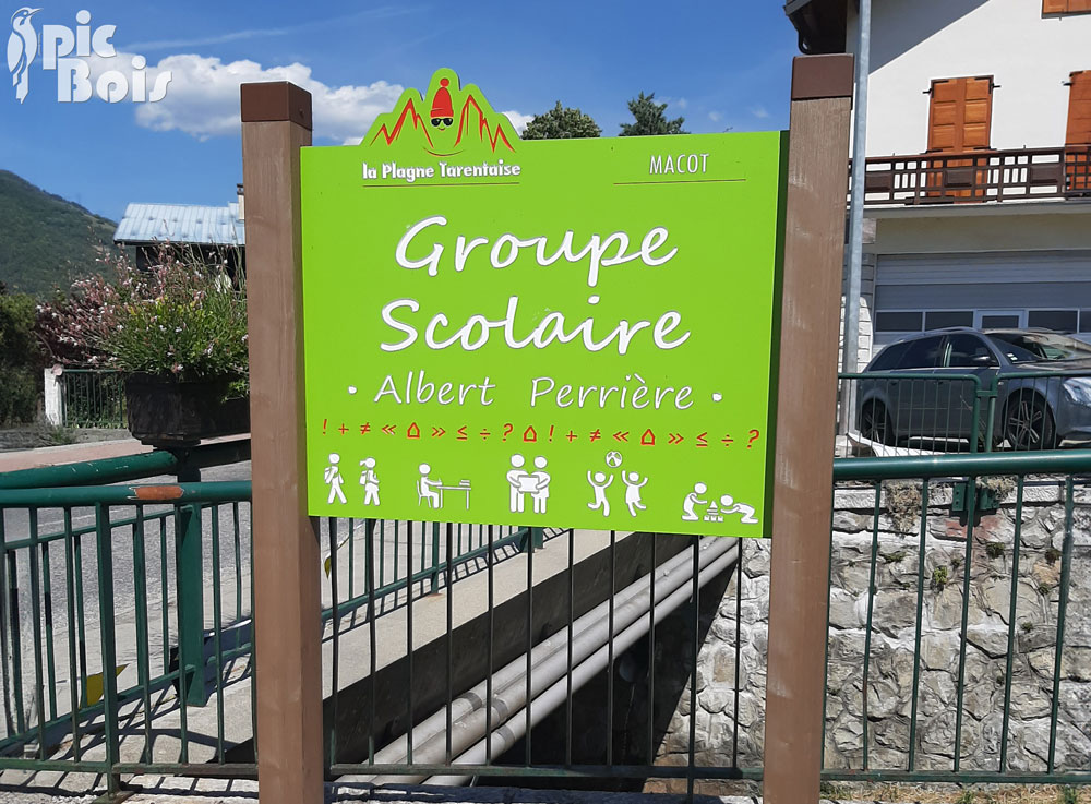 Signalétique touristique - Panneau école - Entrée d'école - Fabrication PIC BOIS