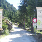 Portique – Le Hameau du Mona