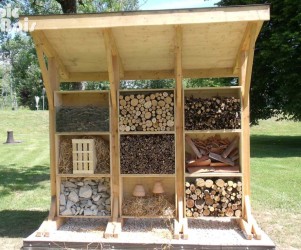 picbois-signaletique-01-belley-hotel-a-insecte.jpg Signalétique touristique - Hôtel à insectes - Grand hôtel - Fabrication PIC BOIS