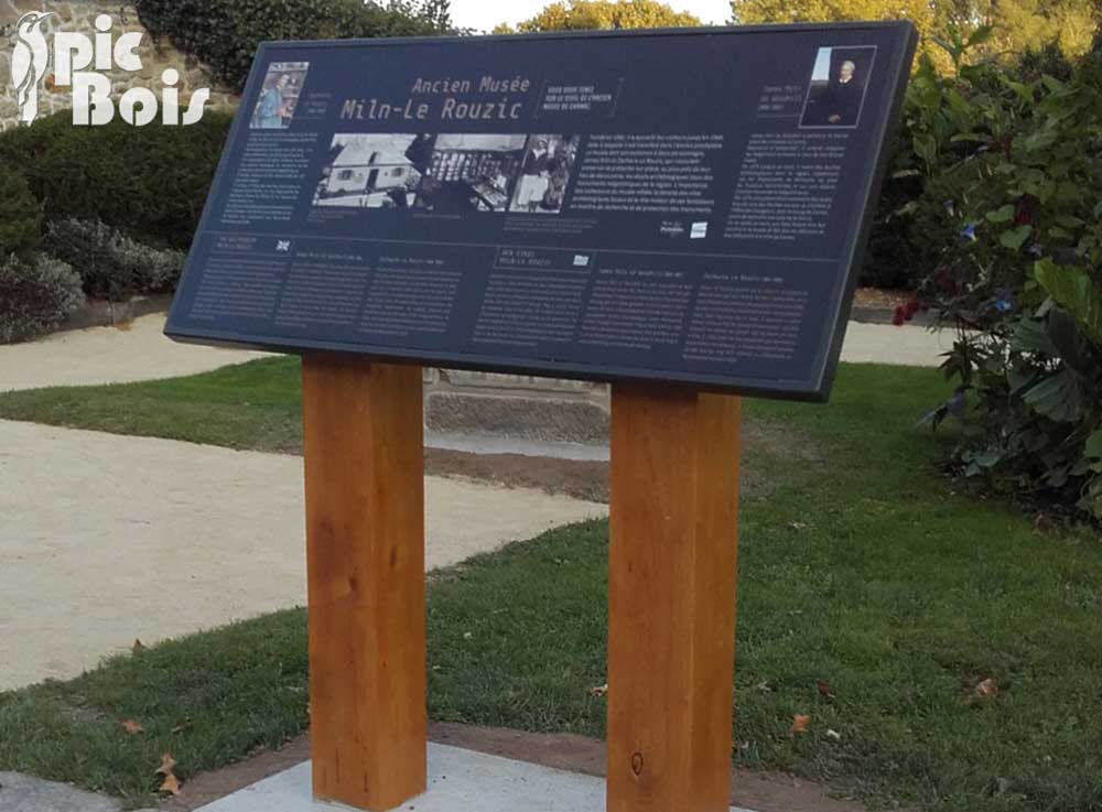 Signalétique touristique - Table de lecture - Ancien musée - Fabrication PIC BOIS