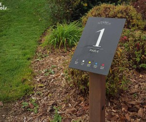 picbois-signaletique-74-evian-golf.jpg Signalétique touristique - Balisage - Parcours golf - Fabrication PIC BOIS