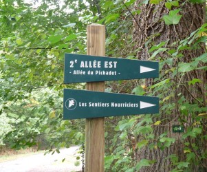 Signalétique touristique - Directionnel sentier - Allées - Fabrication PIC BOIS