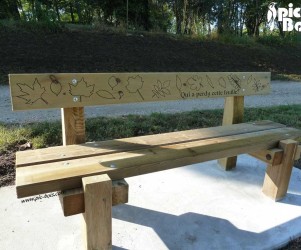 picbois-signaletique-banc-decore.jpg Signalétique touristique - Banc - Décor gravé - Fabrication PIC BOIS