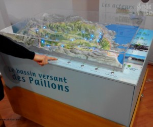 Signalétique touristique - Carte en relief - Points lumineux - Fabrication PIC BOIS