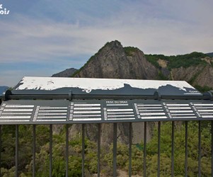 picbois-signaletique-table-orientation.jpg Signalétique touristique - Table d'orientation - Frise en braille - Fabrication PIC BOIS