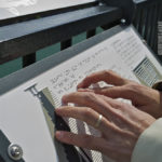 Table de lecture – Table avec Braille