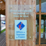 Enseigne murale – Office de tourisme