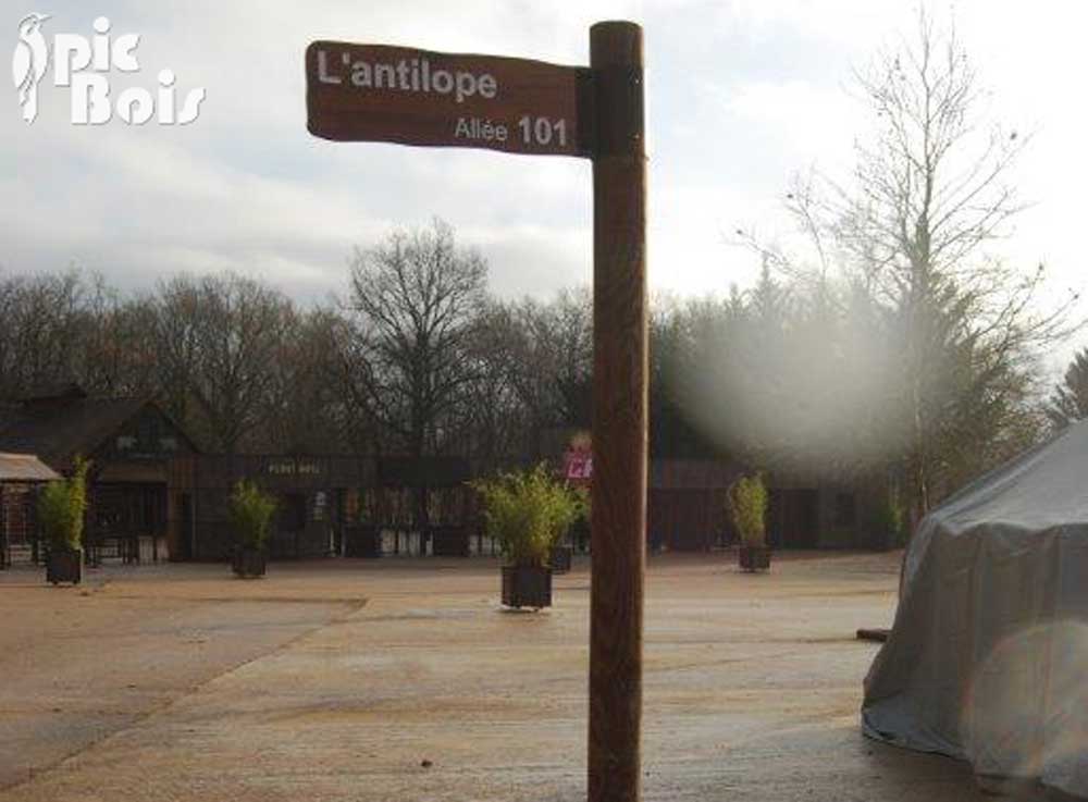 Signalétique touristique - Directionnel routier - Parc animalier - Fabrication PIC BOIS