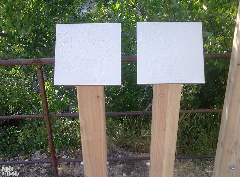 Signalétique touristique - Table de lecture - Panneau en Braille - Fabrication PIC BOIS