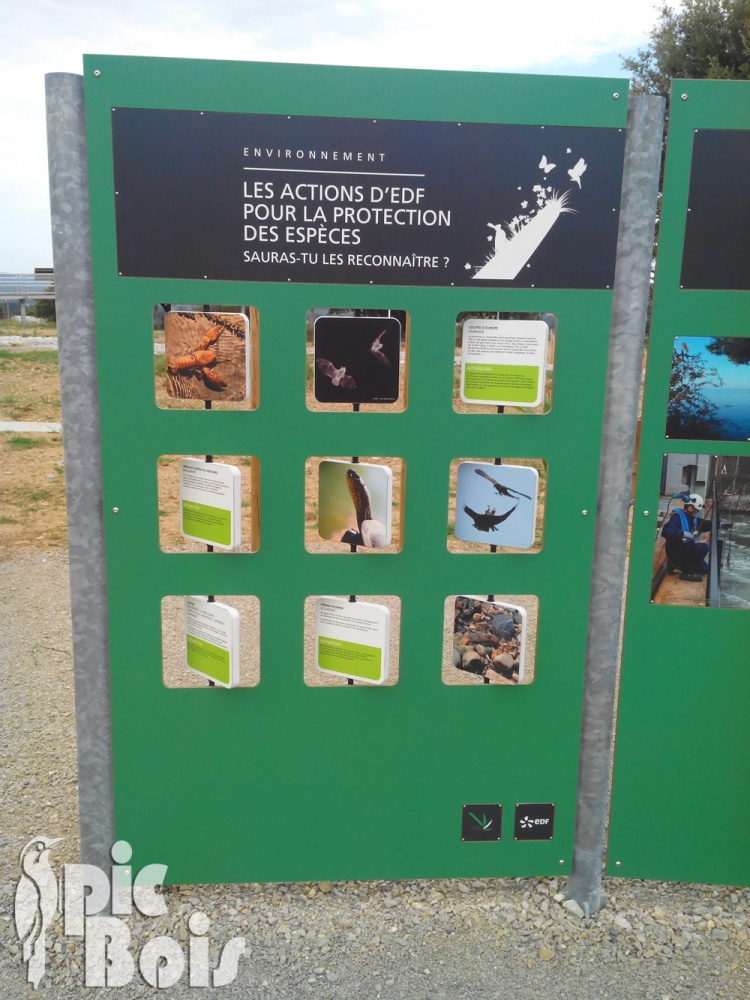 Signalétique touristique - Mobilier interactif - Panneaux pivotants - Fabrication PIC BOIS