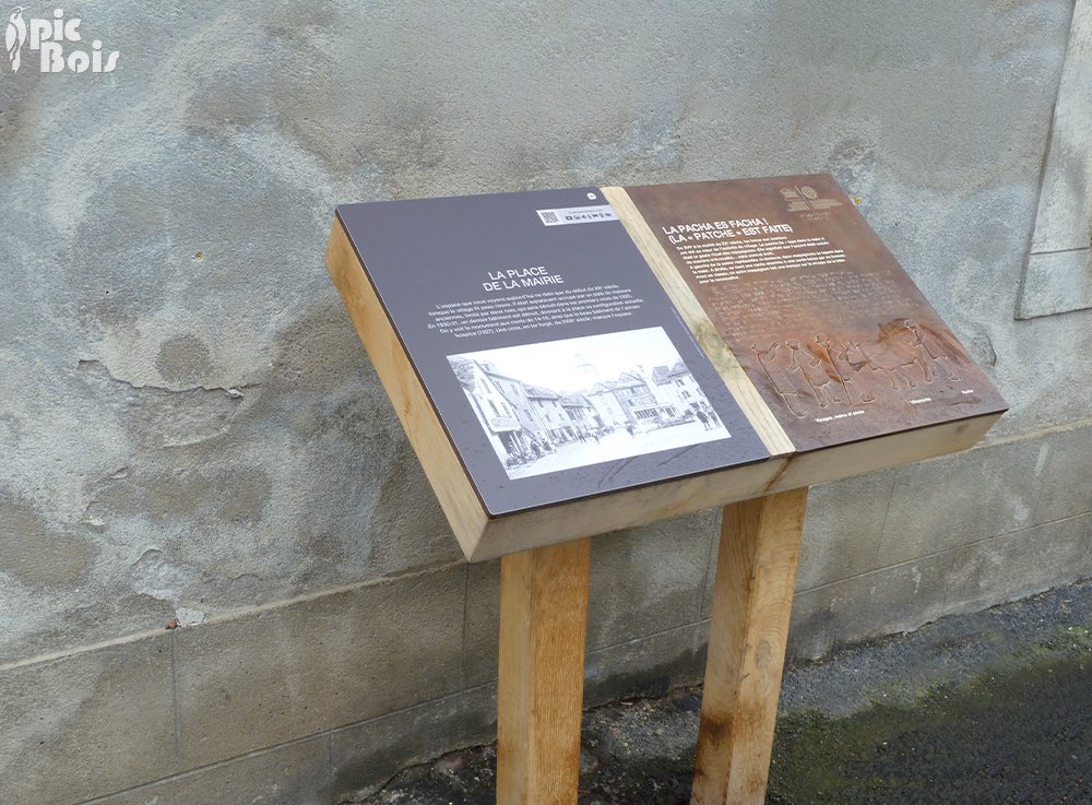 Signalétique touristique - Table de lecture - Histoire de la ville - Fabrication PIC BOIS