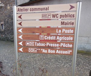 12-mairie-arvieu-signalisation-d-information-locale-informations-locales-c-ur-de-village.jpg Signalétique touristique - SIL - Cœur de village - Fabrication PIC BOIS