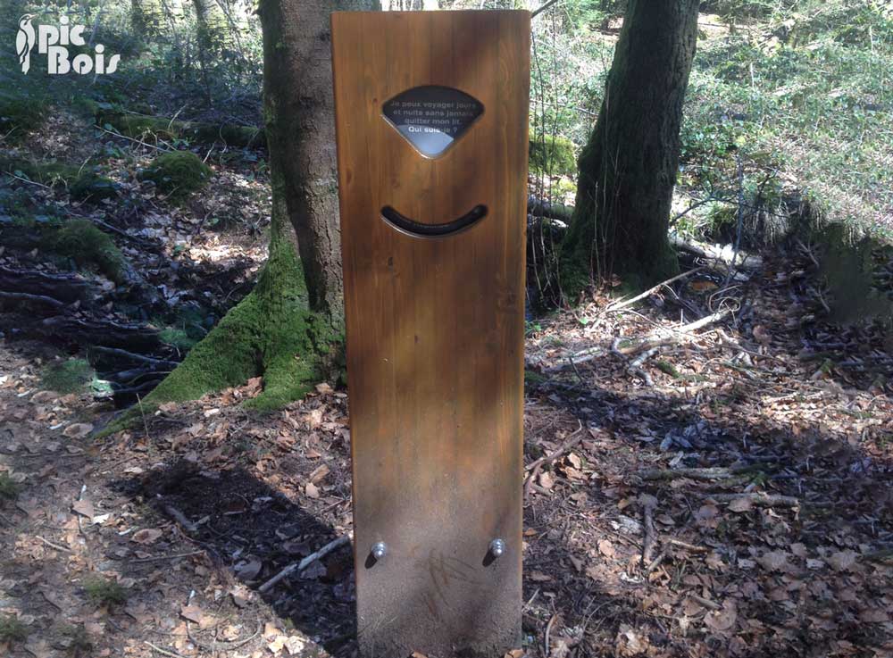 Signalétique touristique - Mobilier interactif - Borne sourire - Fabrication PIC BOIS