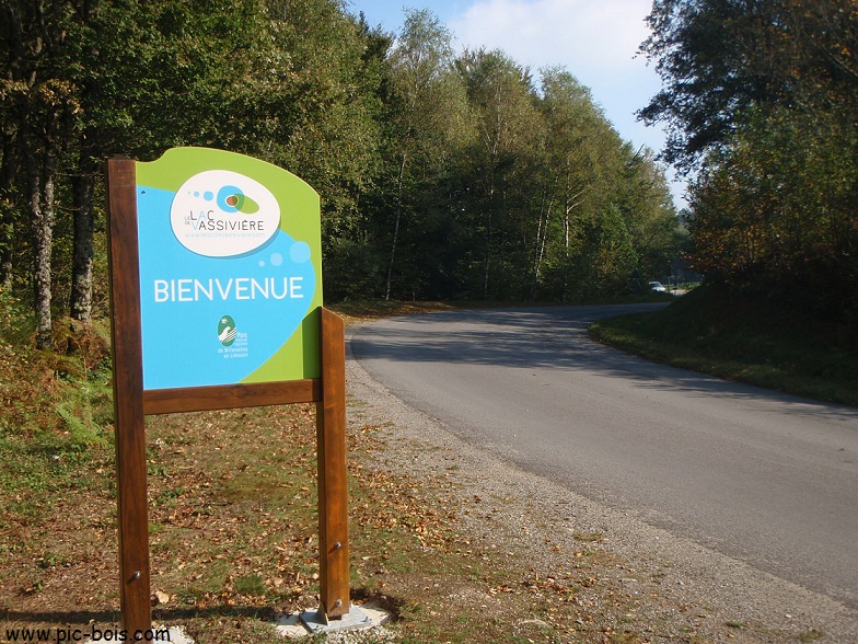 Signalétique touristique - Panneau d'information - Accueil du lac - Fabrication PIC BOIS