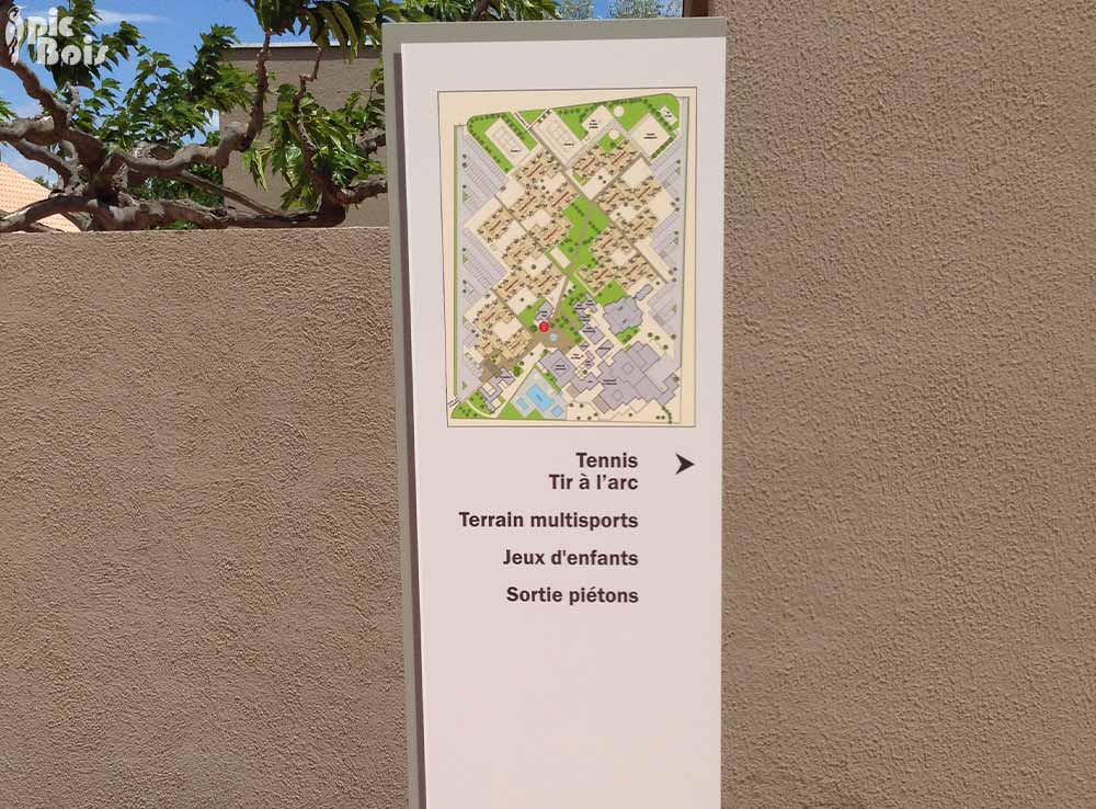 Signalétique touristique - Panneau directionnel - Plan de site - Fabrication PIC BOIS