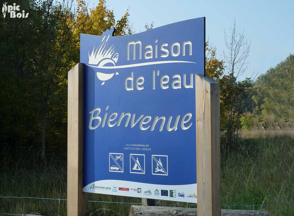 Signalétique touristique - Panneau d'information - Maison de l'eau - Fabrication PIC BOIS