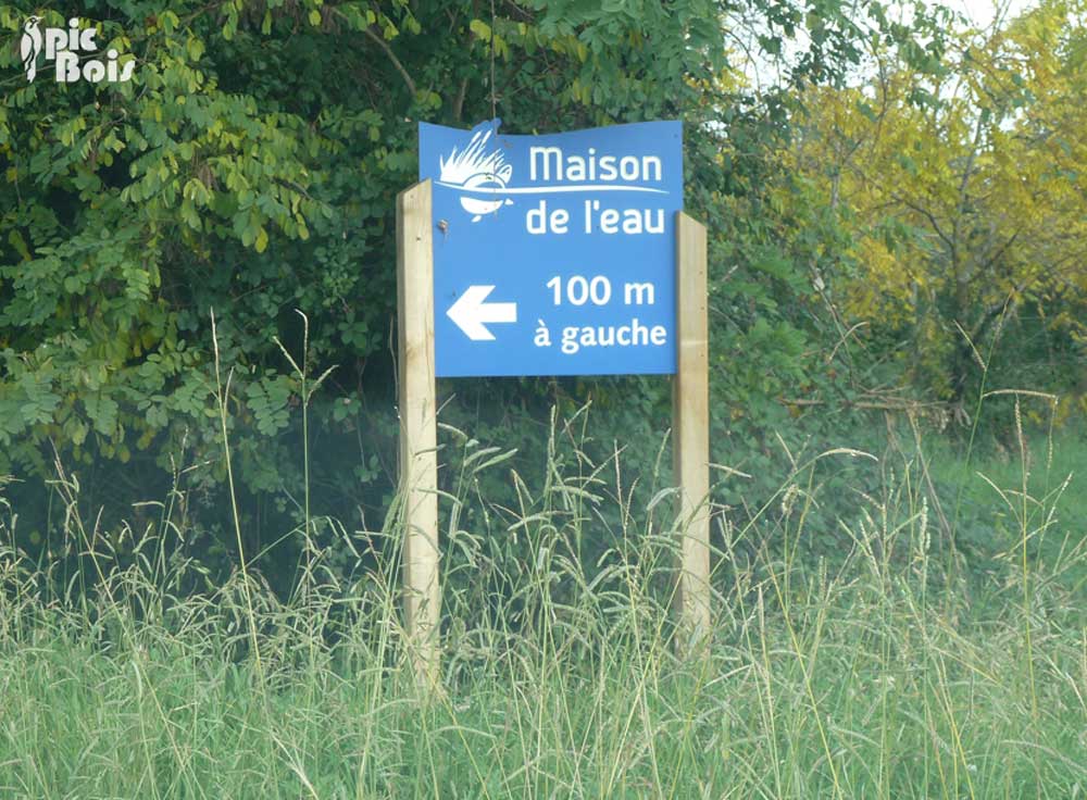 Signalétique touristique - Pré-enseigne - Maison de l'eau - Fabrication PIC BOIS