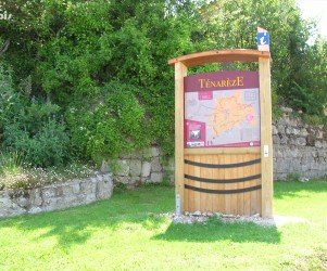 32-tenareze-panneaux-d-information-en-bois-plan-de-situation.jpg Signalétique touristique - Panneau d'information - Plan circuits - Fabrication PIC BOIS