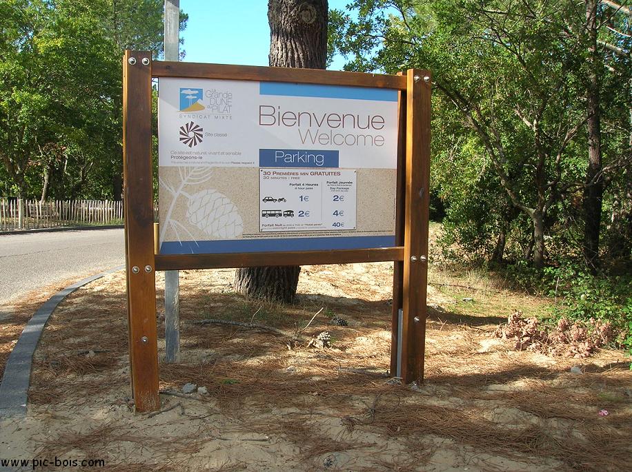 Signalétique touristique - Panneau d'information - Entrée parking - Fabrication PIC BOIS