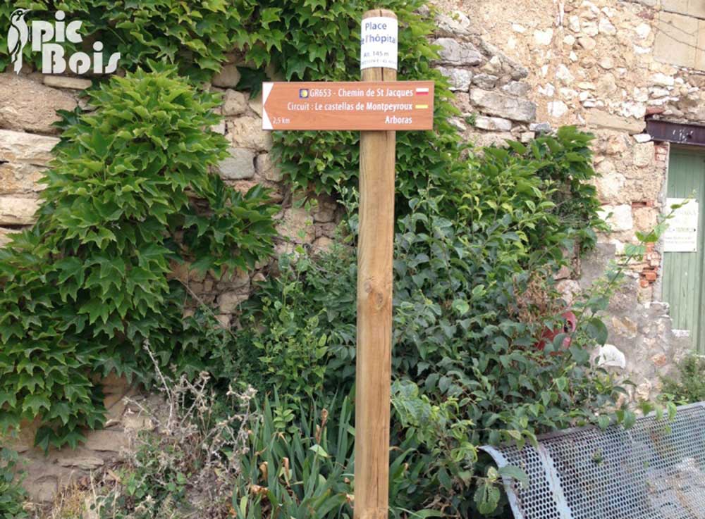 Signalétique touristique - Directionnel sentier - Bourg - Fabrication PIC BOIS