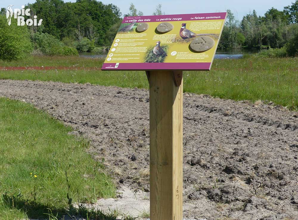 Signalétique touristique - Table de lecture - Empreintes oiseaux - Fabrication PIC BOIS