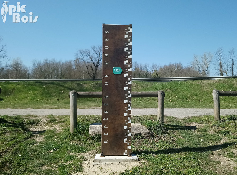 Signalétique touristique - Totem - Repère de crue - Fabrication PIC BOIS