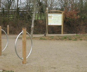 Signalétique touristique - Porte-vélos - Bois et métal - Fabrication PIC BOIS