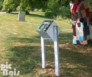 Signalétique touristique - Mobilier interactif - Borne fleurs - Fabrication PIC BOIS