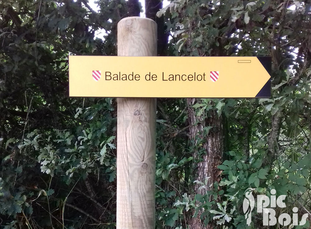 Signalétique touristique - Directionnel sentier - Direction balade - Fabrication PIC BOIS