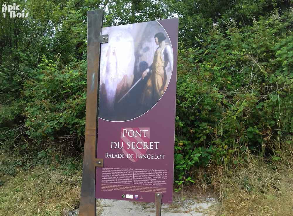 Signalétique touristique - Totem - Pont du Secret - Fabrication PIC BOIS