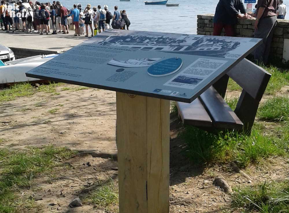 Signalétique touristique - Table de lecture - Bâteau de pêche - Fabrication PIC BOIS