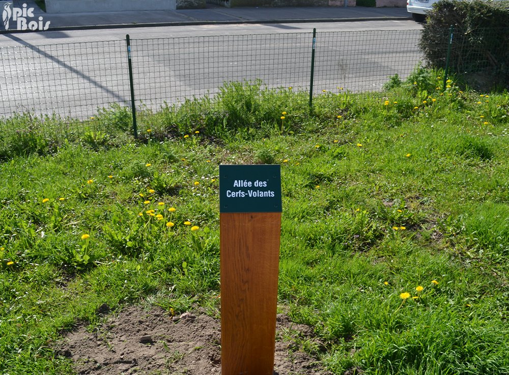 Signalétique touristique - Balisage - Borne de cheminement - Fabrication PIC BOIS