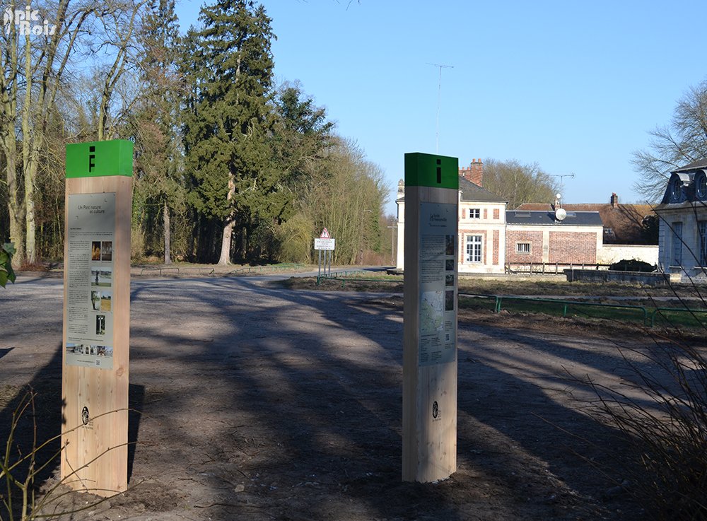 Signalétique touristique - Totem - Accueil abbaye - Fabrication PIC BOIS