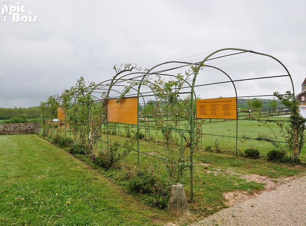 Signalétique touristique - Enseigne - Serre commémorative - Fabrication PIC BOIS