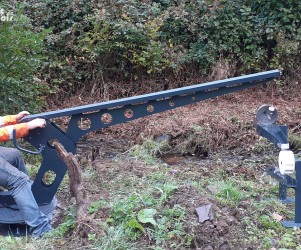 Signalétique touristique - Jeu ludo-sportif - Grue en tôle pliée - Fabrication PIC BOIS