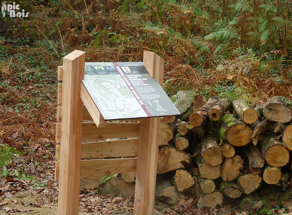 Signalétique touristique - Table de lecture - Histoire de sentier - Fabrication PIC BOIS