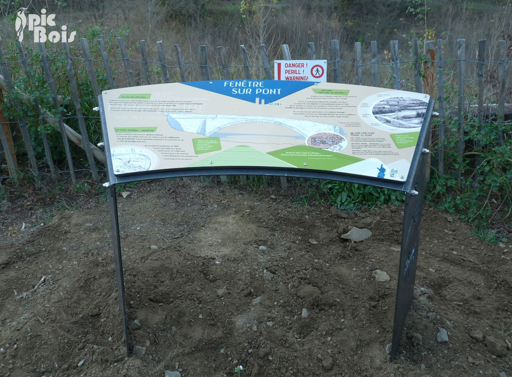 Signalétique touristique - Table de lecture - Découverte du pont - Fabrication PIC BOIS