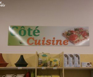 67-illkirch-enseignes-murales-enseigne-interieure-rayon-cuisine.jpg Signalétique touristique - Enseigne murale - Rayon cuisine - Fabrication PIC BOIS