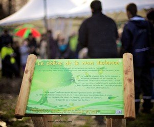 Signalétique touristique - Table de lecture - Non violence - Fabrication PIC BOIS