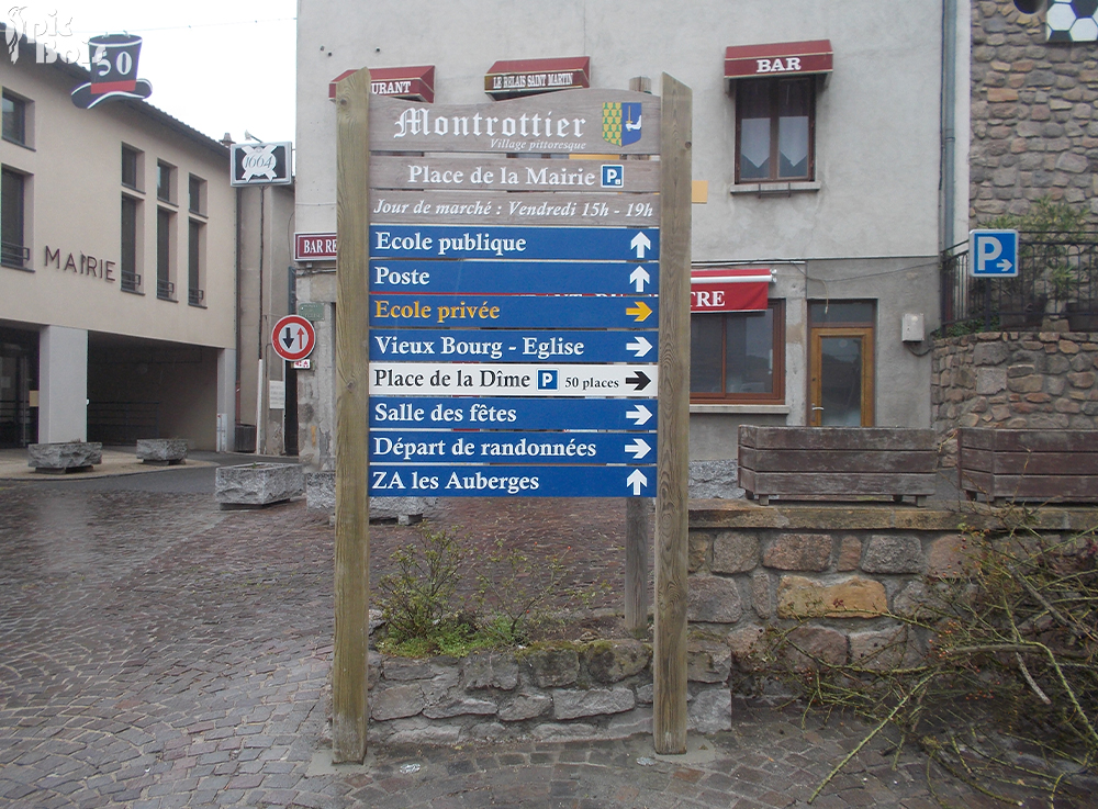 Signalétique touristique - SIL - Place de la mairie - Fabrication PIC BOIS