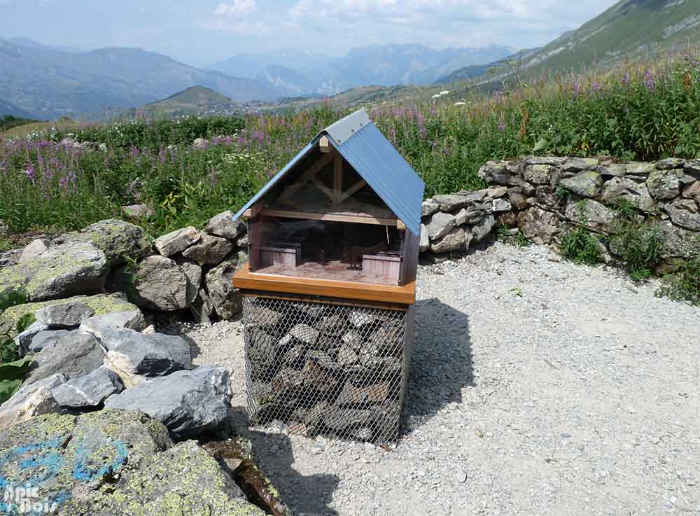 Signalétique touristique - Maquette - Chalet savoyard - Fabrication PIC BOIS