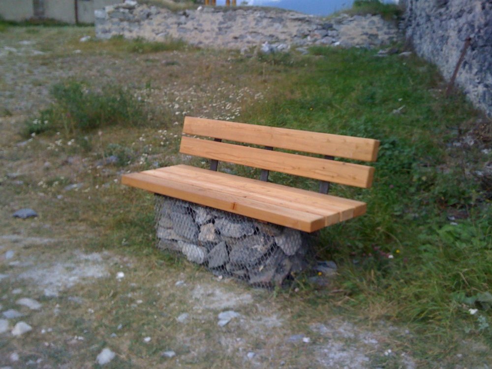 Signalétique touristique - Banc - Pied gabion - Fabrication PIC BOIS