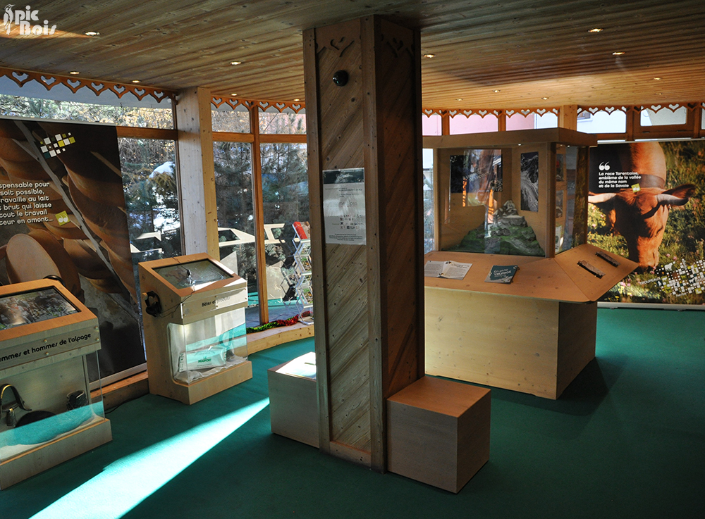 Signalétique touristique - Caisson - Informations alpages - Fabrication PIC BOIS