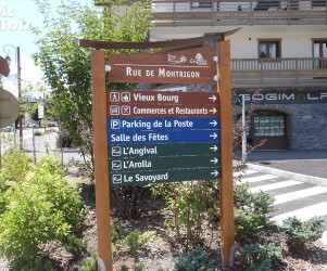 73-bourg-saint-maurice-signalisation-d-information-locale-office-de-tourisme.jpg Signalétique touristique - SIL - Office de tourisme - Fabrication PIC BOIS