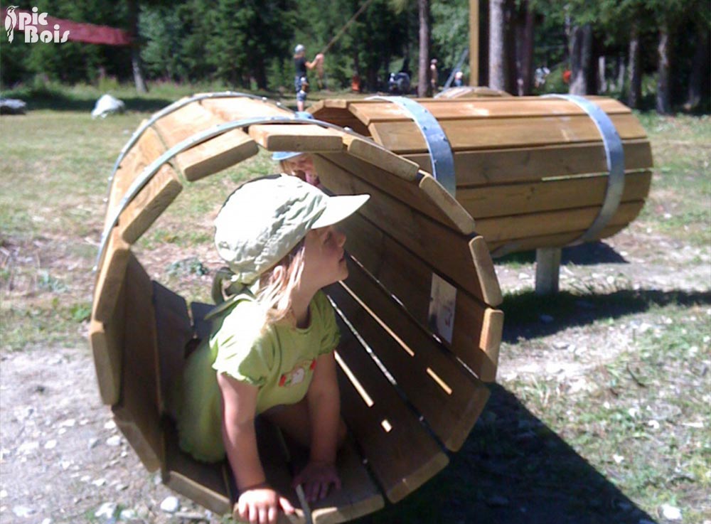 Signalétique touristique - Jeu ludo-sportif - Jeu du tunnel - Fabrication PIC BOIS