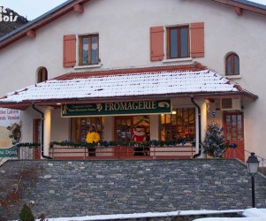 73-lanslebourg-enseignes-murales-devanture-fromagerie.jpg Signalétique touristique - Enseigne murale - Fromagerie - Fabrication PIC BOIS