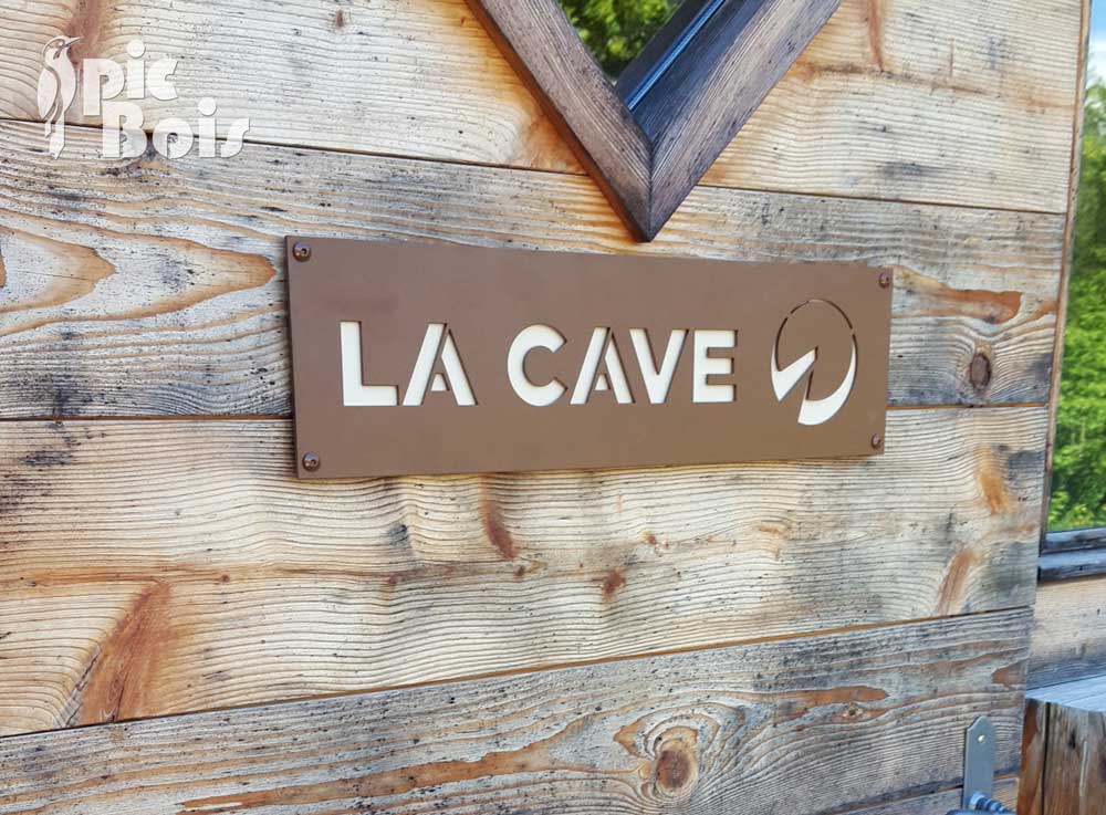 Signalétique touristique - Plaque de porte - La cave - Fabrication PIC BOIS